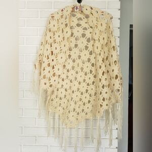70s crochet cream colored shawl